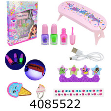 Манікюрний набір + косметика в коробці 19*25*35см (6/24) UKR2404